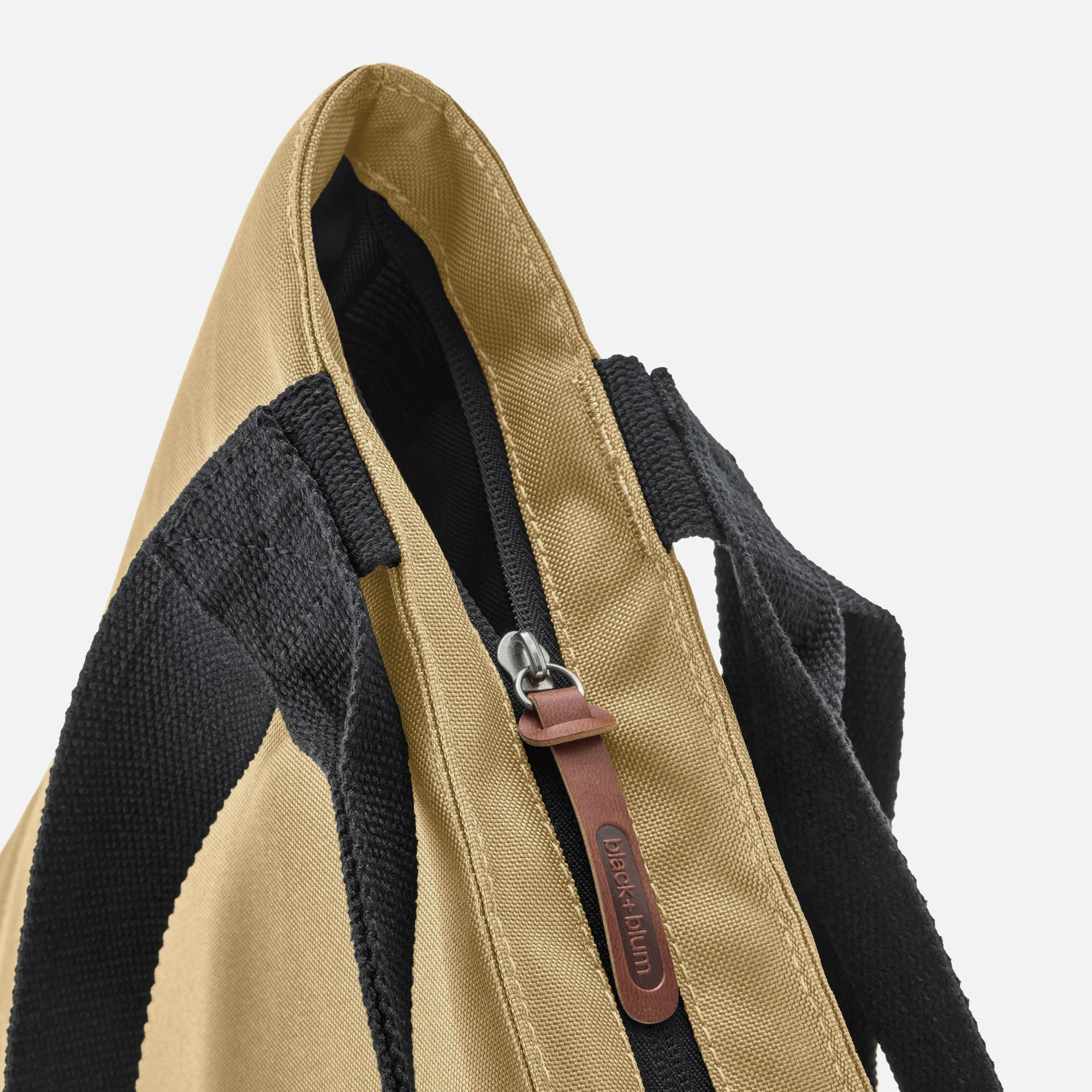 INSULATED TOTE BAG - Image 4